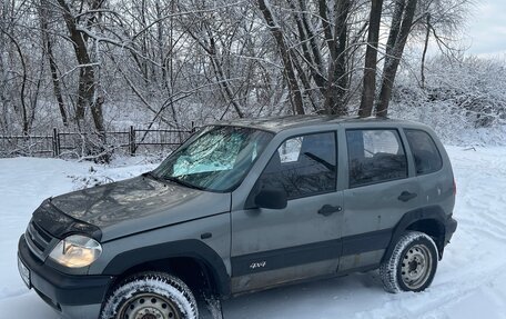 Chevrolet Niva I рестайлинг, 2004 год, 285 000 рублей, 13 фотография