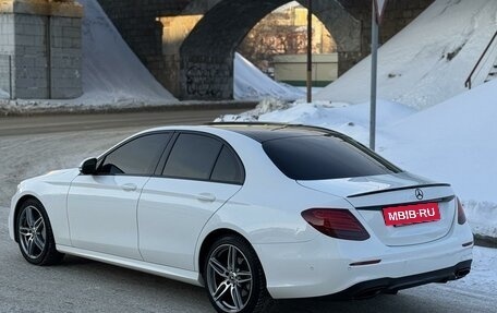 Mercedes-Benz E-Класс, 2019 год, 4 400 000 рублей, 5 фотография