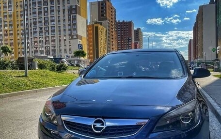 Opel Astra J, 2011 год, 800 000 рублей, 2 фотография