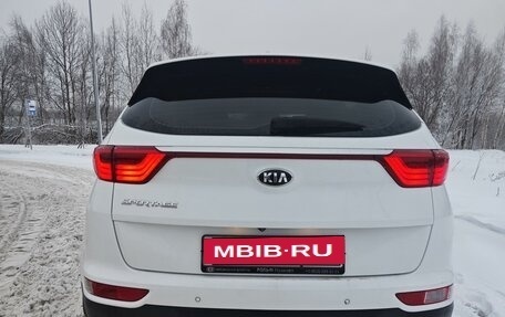 KIA Sportage IV рестайлинг, 2018 год, 2 090 000 рублей, 3 фотография