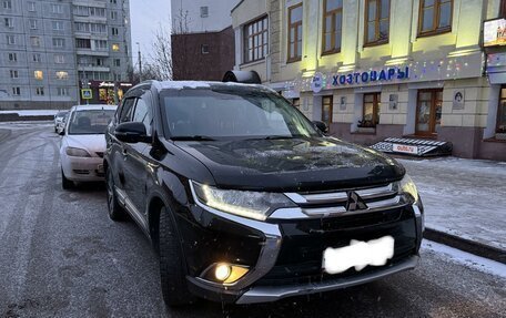 Mitsubishi Outlander III рестайлинг 3, 2015 год, 1 980 000 рублей, 1 фотография