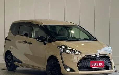 Toyota Sienta II, 2021 год, 1 100 000 рублей, 14 фотография