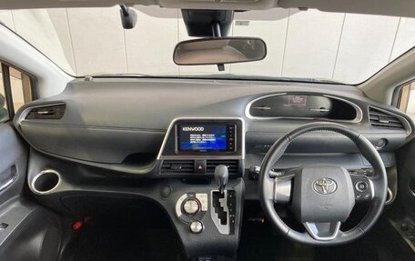 Toyota Sienta II, 2021 год, 1 100 000 рублей, 17 фотография