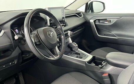 Toyota RAV4, 2019 год, 3 499 000 рублей, 12 фотография