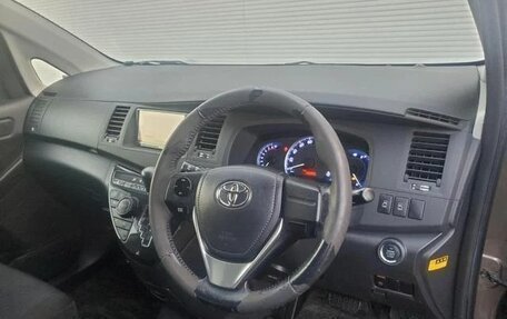 Toyota ISis I, 2014 год, 1 020 000 рублей, 15 фотография