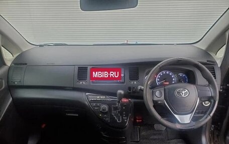 Toyota ISis I, 2014 год, 1 020 000 рублей, 16 фотография