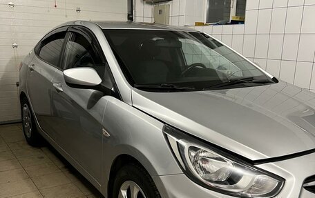 Hyundai Solaris II рестайлинг, 2011 год, 820 000 рублей, 12 фотография