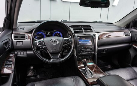 Toyota Camry, 2018 год, 2 530 000 рублей, 6 фотография