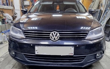 Volkswagen Jetta VI, 2011 год, 970 000 рублей, 2 фотография