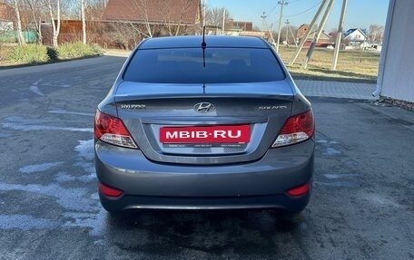 Hyundai Solaris II рестайлинг, 2013 год, 1 045 000 рублей, 18 фотография