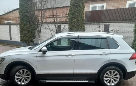 Volkswagen Tiguan II, 2018 год, 2 500 000 рублей, 5 фотография