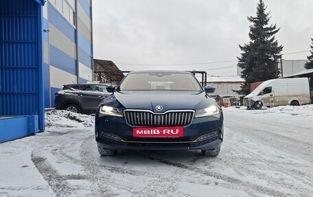 Skoda Superb III рестайлинг, 2022 год, 3 700 000 рублей, 2 фотография