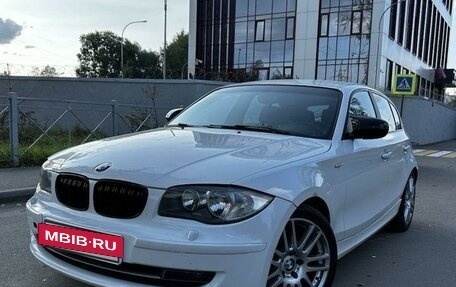 BMW 1 серия, 2011 год, 870 000 рублей, 2 фотография