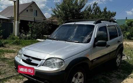 Chevrolet Niva I рестайлинг, 2010 год, 570 000 рублей, 2 фотография