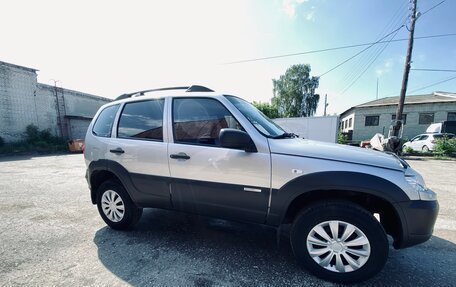 Chevrolet Niva I рестайлинг, 2012 год, 580 000 рублей, 3 фотография