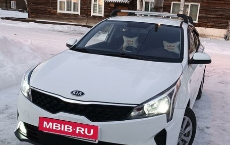 KIA Rio IV, 2020 год, 1 590 000 рублей, 2 фотография