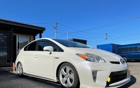 Toyota Prius, 2015 год, 1 240 000 рублей, 8 фотография