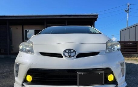 Toyota Prius, 2015 год, 1 240 000 рублей, 7 фотография