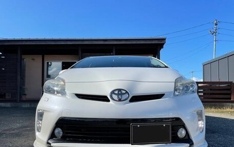 Toyota Prius, 2015 год, 1 240 000 рублей, 4 фотография