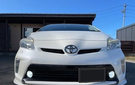 Toyota Prius, 2015 год, 1 240 000 рублей, 5 фотография