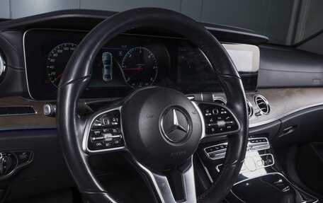 Mercedes-Benz E-Класс, 2019 год, 4 290 000 рублей, 24 фотография