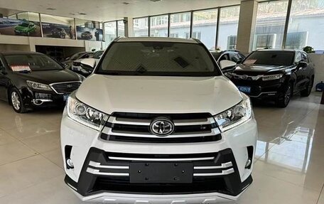 Toyota Highlander III, 2021 год, 3 825 755 рублей, 2 фотография