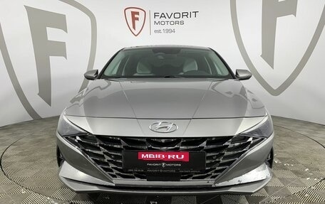 Hyundai Elantra, 2021 год, 2 050 000 рублей, 2 фотография