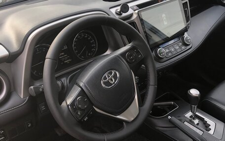 Toyota RAV4, 2018 год, 2 645 000 рублей, 10 фотография