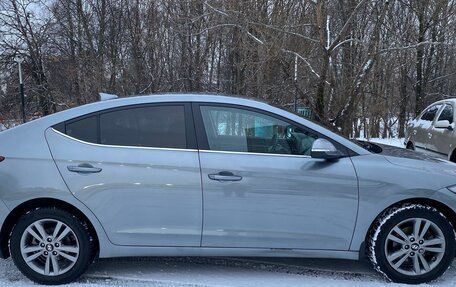 Hyundai Elantra VI рестайлинг, 2017 год, 1 560 000 рублей, 9 фотография