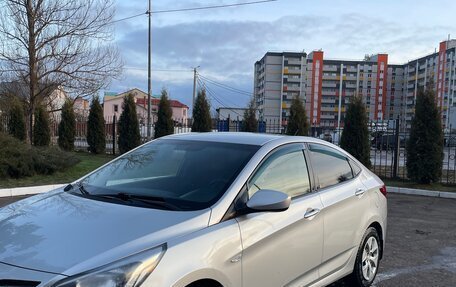 Hyundai Solaris II рестайлинг, 2016 год, 1 100 000 рублей, 3 фотография