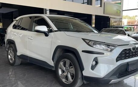 Toyota RAV4, 2022 год, 2 467 999 рублей, 3 фотография