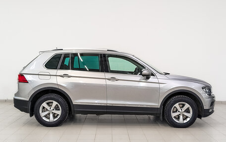 Volkswagen Tiguan II, 2018 год, 2 150 000 рублей, 4 фотография