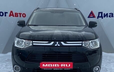 Mitsubishi Outlander III рестайлинг 3, 2013 год, 1 700 000 рублей, 2 фотография