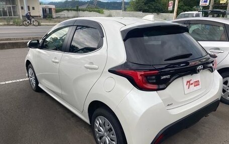 Toyota Yaris XP150 рестайлинг, 2021 год, 1 120 000 рублей, 11 фотография