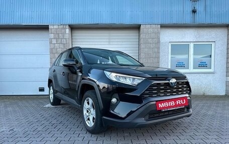 Toyota RAV4, 2021 год, 3 841 000 рублей, 5 фотография