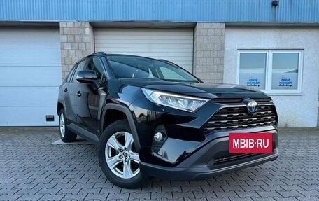 Toyota RAV4, 2021 год, 3 841 000 рублей, 4 фотография