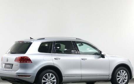 Volkswagen Touareg III, 2011 год, 1 795 000 рублей, 2 фотография