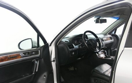 Volkswagen Touareg III, 2011 год, 1 795 000 рублей, 6 фотография