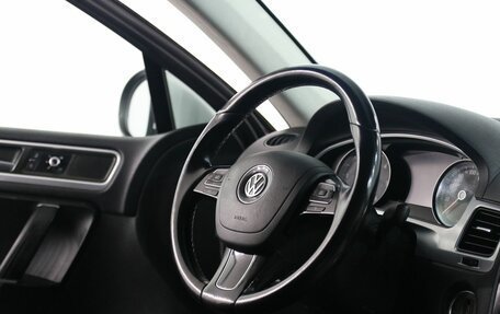 Volkswagen Touareg III, 2011 год, 1 795 000 рублей, 11 фотография