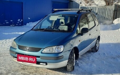 Toyota Corolla Spacio II, 1998 год, 550 000 рублей, 1 фотография