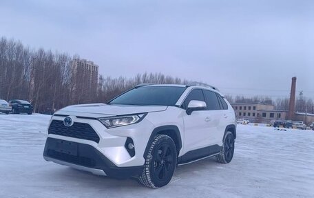 Toyota RAV4, 2021 год, 3 200 000 рублей, 1 фотография