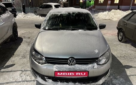 Volkswagen Polo VI (EU Market), 2011 год, 660 000 рублей, 2 фотография