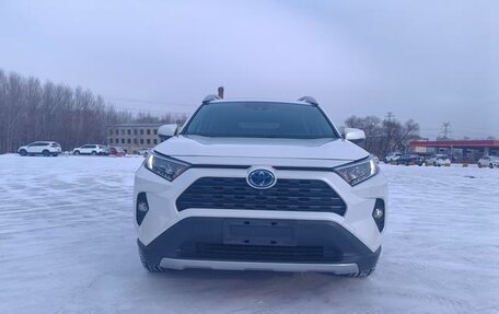 Toyota RAV4, 2021 год, 3 200 000 рублей, 2 фотография