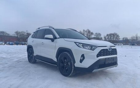 Toyota RAV4, 2021 год, 3 200 000 рублей, 3 фотография