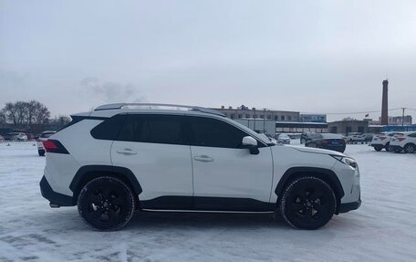 Toyota RAV4, 2021 год, 3 200 000 рублей, 4 фотография