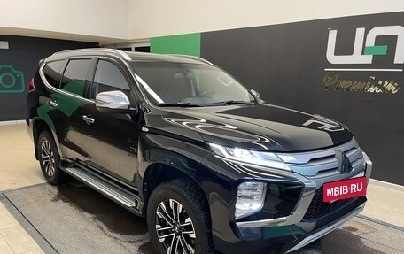 Mitsubishi Montero Sport, 2022 год, 3 600 000 рублей, 2 фотография