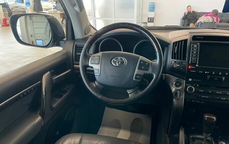 Toyota Land Cruiser 200, 2010 год, 3 699 000 рублей, 14 фотография