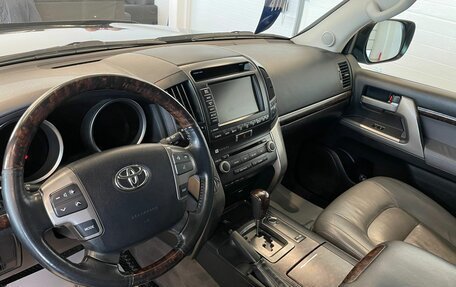 Toyota Land Cruiser 200, 2010 год, 3 699 000 рублей, 11 фотография