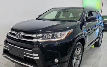 Toyota Highlander III, 2021 год, 3 574 999 рублей, 1 фотография