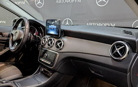 Mercedes-Benz GLA, 2018 год, 2 800 000 рублей, 13 фотография